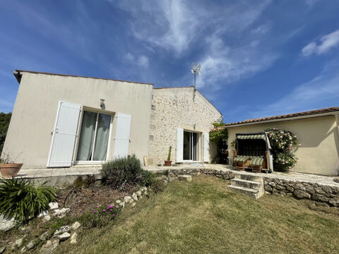   Maison en pierre, 115 m2, 2 ch, terrain 3712 m2, Saint-Sorlin-de-Conac Maison - 3 pi�ce(s) - 115 m�