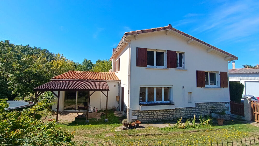 Maison 6 pièces 133 m² · à Mortagne sur Gironde · 133 m² · 210 000 €