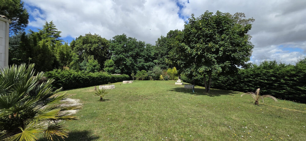 MAISON 197 M2, TERRAIN 3100 M2, GARAGE 71 M2, STUDIO