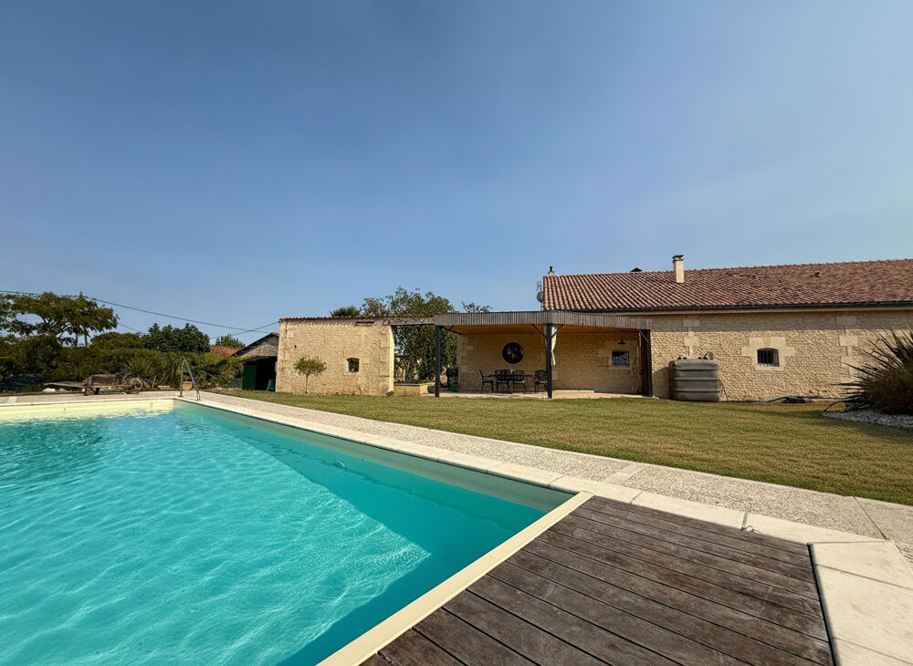 Vente Maison Propriété Charentaise au charme intemporel Mortiers