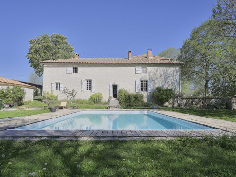   DEMEURE EXCEPTIONNELLE 535 m2 habitable avec piscine, parc arbor� et d�pendances Maison - 7 pi�ce(s) - 535 m�