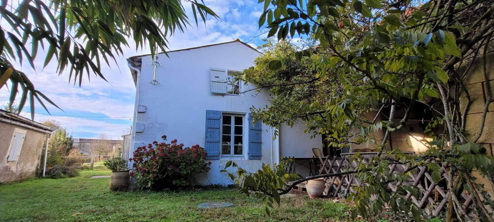 Vente Maison Ensemble immobilier de 164,50 m2 sur un terrain de 719 m2, Saint-Fort-sur-Gironde St fort sur gironde