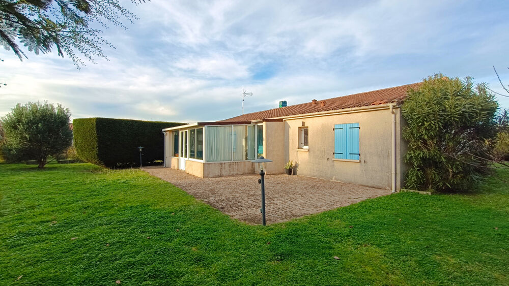 Vente Maison Maison de plain pied 100 m2, 5 pièces, 4 chambres, terrain clos et arboré St andre de lidon