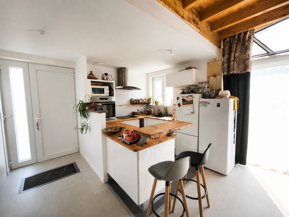 Maison en pierres rénovée 3 chambres, jardin clos au coeur de Saint-Genis-de-Saintonge