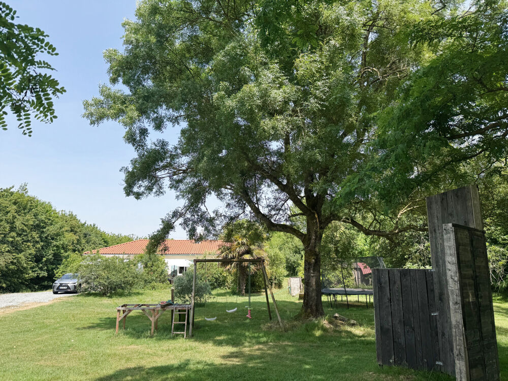 Vente Maison Maison de plain-pied au milieu de son grand terrain clos et constructible Grezac