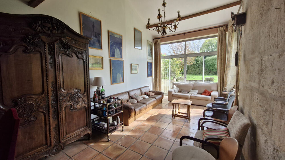 Maison en pierre 324 m2, 5 ch, jardin, piscine