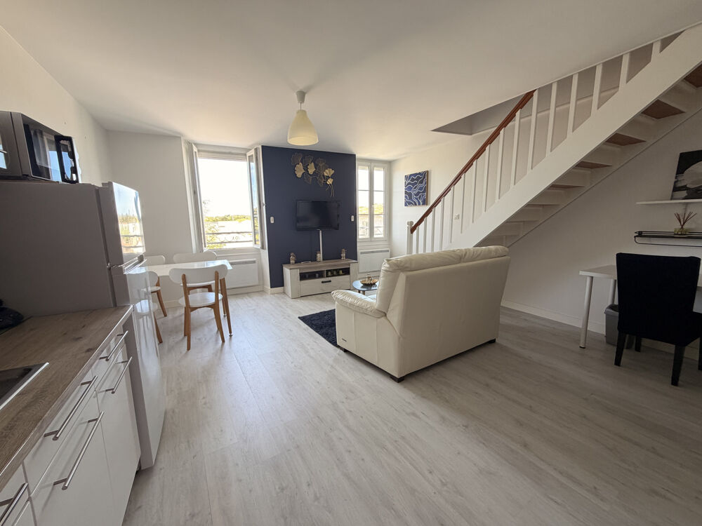 Location Appartement APPARTEMENT 50 M2, 2 CHAMBRES, CENTRE-VILLE, COMMERCES À PIEDS Jonzac