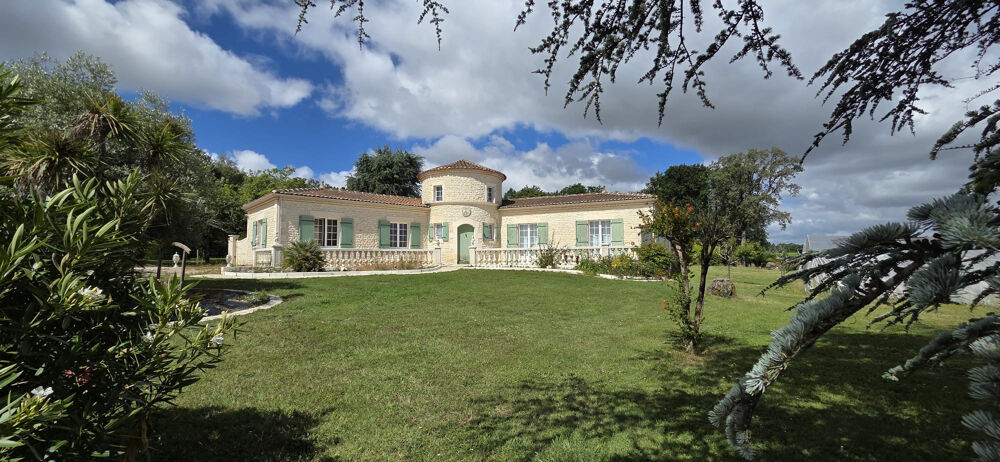 MAISON 197 M2, TERRAIN 3100 M2, GARAGE 71 M2, STUDIO