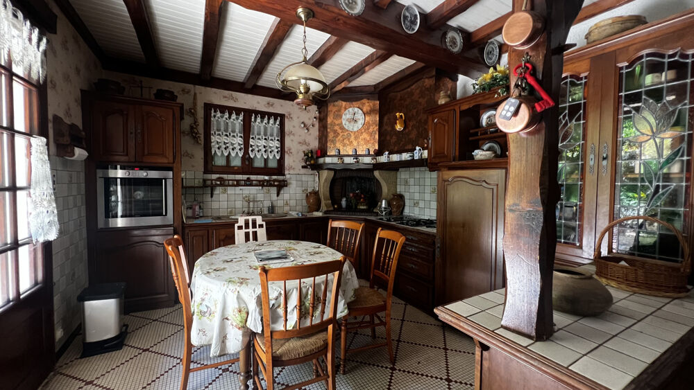 Vente Maison Belle Charentaise au calme,  3 chambres, bureau, dépendances, jardin 2456m2  proche Mirambeau Courpignac