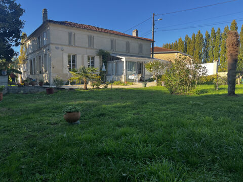   Propriété de 285 m2, 5 chambres, grand studio, jardin plein de charme avec bief Maison - 8 pièce(s) - 256 m²