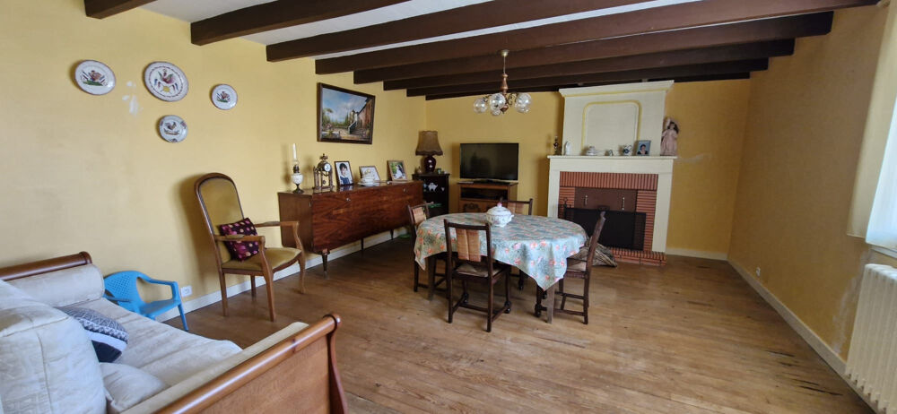 Vente Maison Maison 149 m2, 4 ch, garage 19,60 m2, terrain de 379 m2 Gemozac