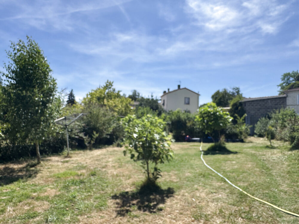 Vente Maison MAISON ANCIENNE RÉNOVÉE AVEC  DEPENDANCES, JARDIN DE 1000 M2 ET PISCINE AU CŒUR DE MORTAGNE-SUR-GIRONDE Mortagne sur gironde