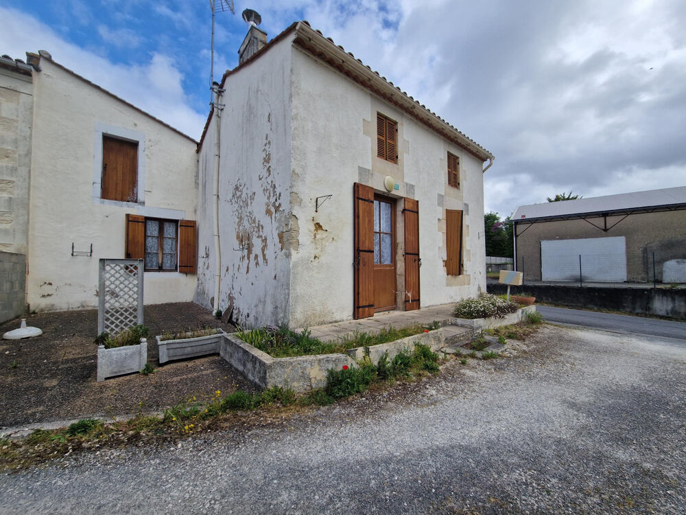 Vente Maison Maison de village 70 m2 plain-pied , 1 chambre et dépendances St martial de mirambeau