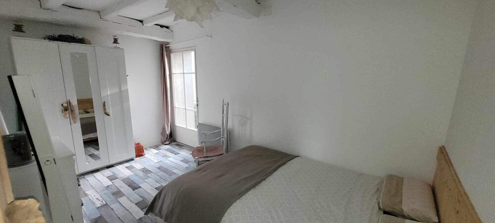 Vente Maison Ensemble immobilier de 164,50 m2 sur un terrain de 719 m2, Saint-Fort-sur-Gironde St fort sur gironde