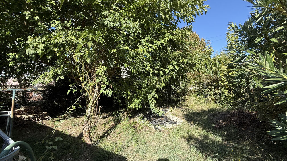 Vente Maison DÉPENDANCE EN PIERRES AVEC GARAGE ET JARDIN CLOS  BEAU POTENTIEL   CENTRE VILLE Mirambeau