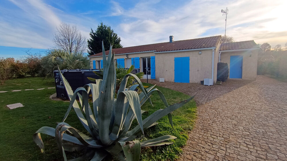 Vente Maison Maison de plain pied 100 m2, 5 pièces, 4 chambres, terrain clos et arboré St andre de lidon