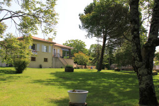 Vente Maison Maison totalisant 296m2, beau jardin clos et arboré, proche de l'estuaire, Saint-Fort-sur-Gironde St fort sur gironde