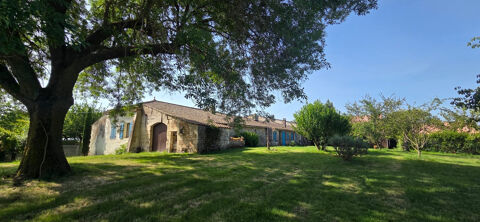   Maison charentaise -  5 chambres avec d�pendances et piscine Maison - 8 pi�ce(s) - 222 m�