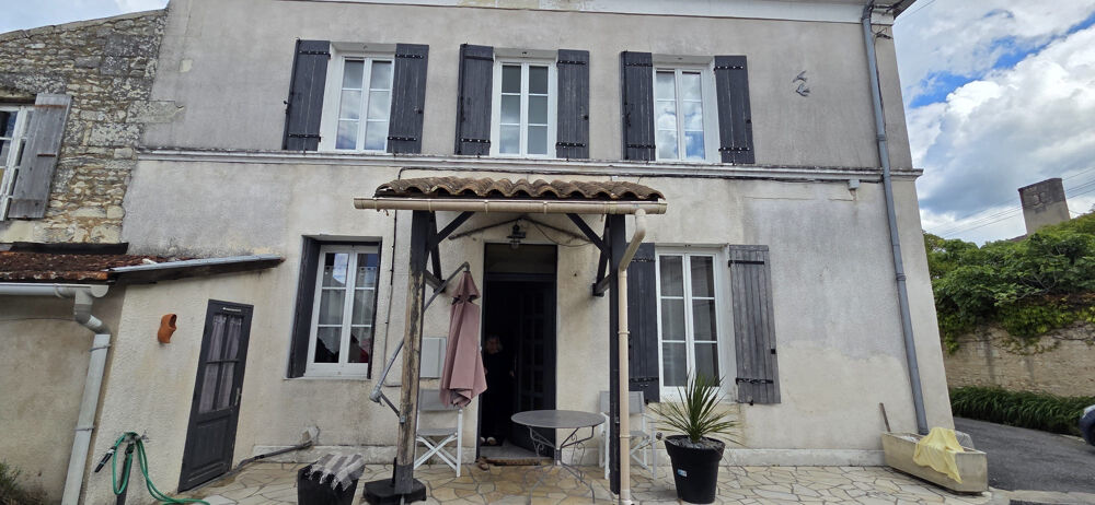 Vente Maison MAISON DE VILLE 81 M2, 2 CHAMBRES, JARDIN, GARAGE St fort sur gironde