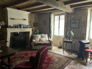 Vente Maison BELLE MAISON FAMILIALE DE 315 M2,  4 CHAMBRES, TERRAIN 8000 M2, DEPENDANCES Messac
