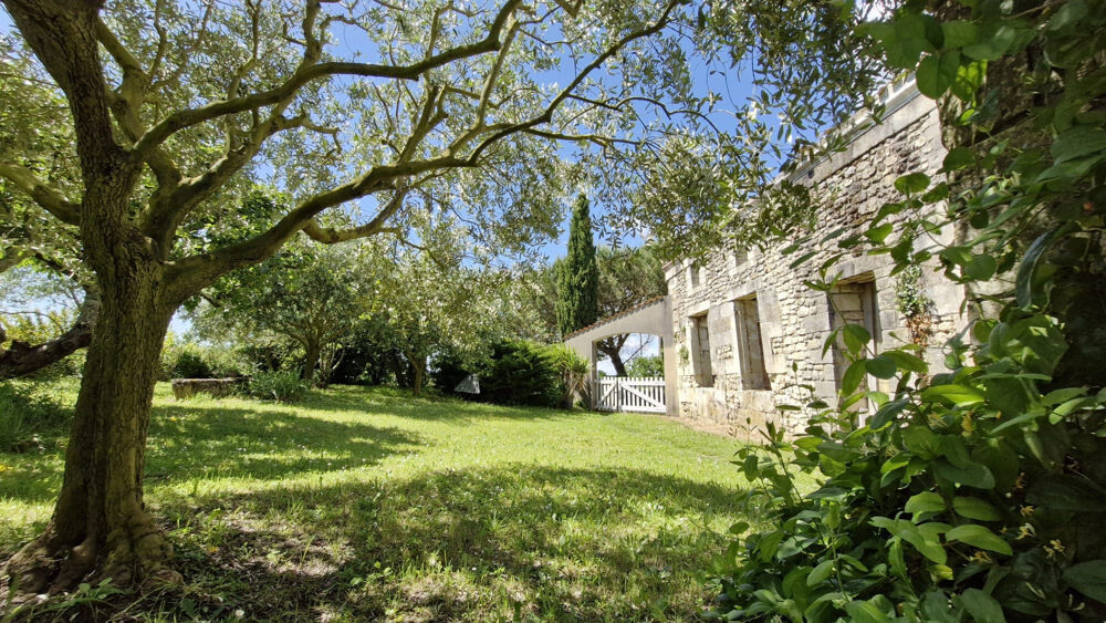Vente Maison 2 Maisons à rénover entièrement, garage, terrain 1636 m2 Lorignac