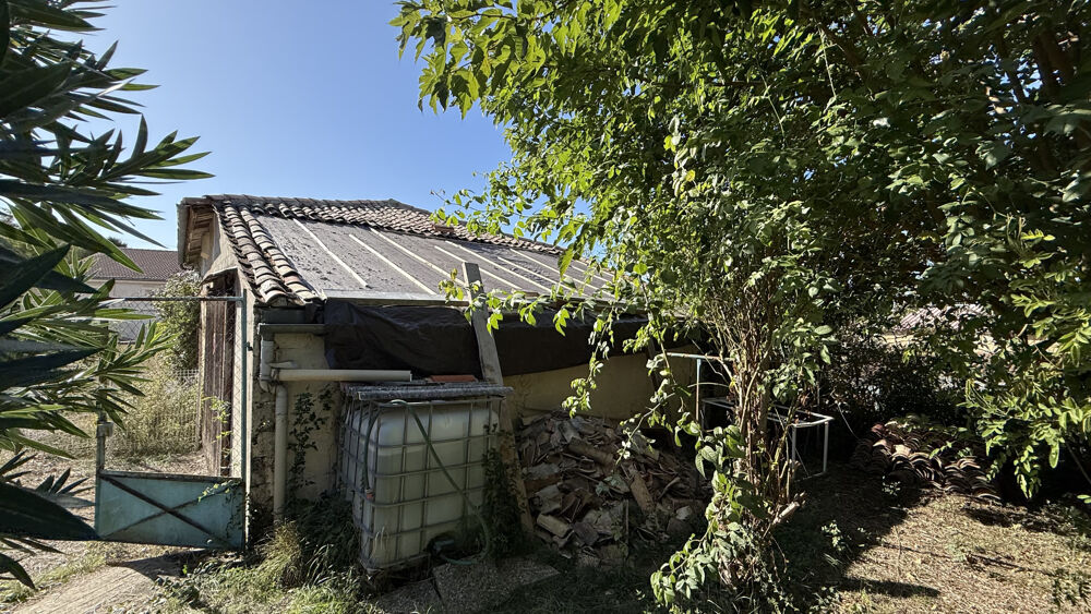Vente Maison DÉPENDANCE EN PIERRES AVEC GARAGE ET JARDIN CLOS  BEAU POTENTIEL   CENTRE VILLE Mirambeau