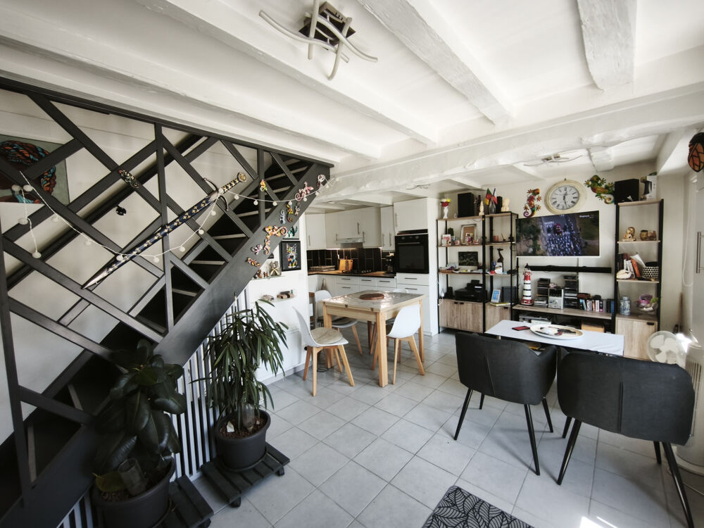 Vente Maison Maison de ville dans un charmant petit village, proche de l'estuaire et 14 km des premières plages Chenac st seurin d uzet