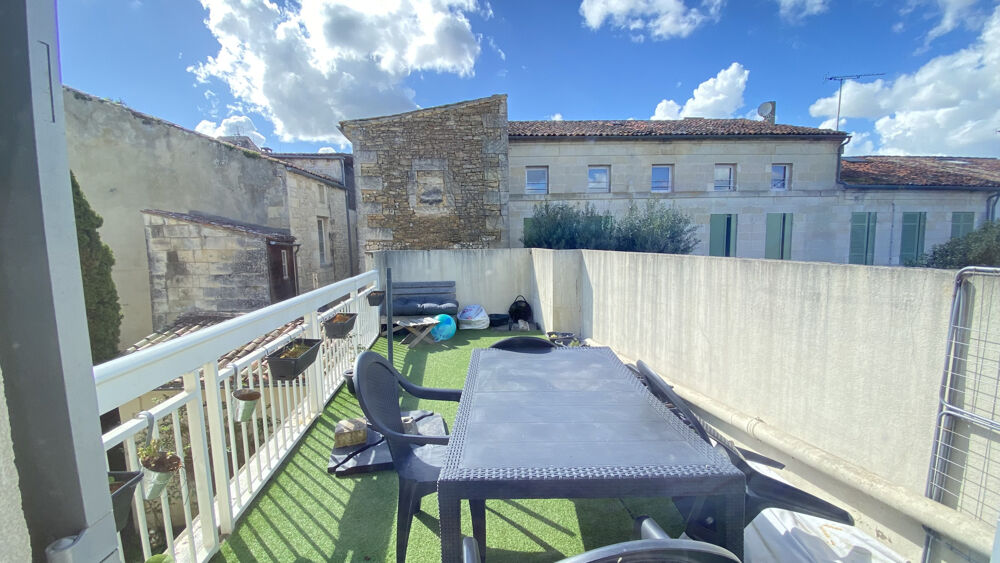 Vente Maison Maison de ville en pierres ou immeuble de rapport plein centre Gémozac (17260) 222 m2 avec jardin et terrasse Gemozac
