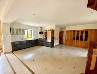  Maison  vendre 6 pices 199 m