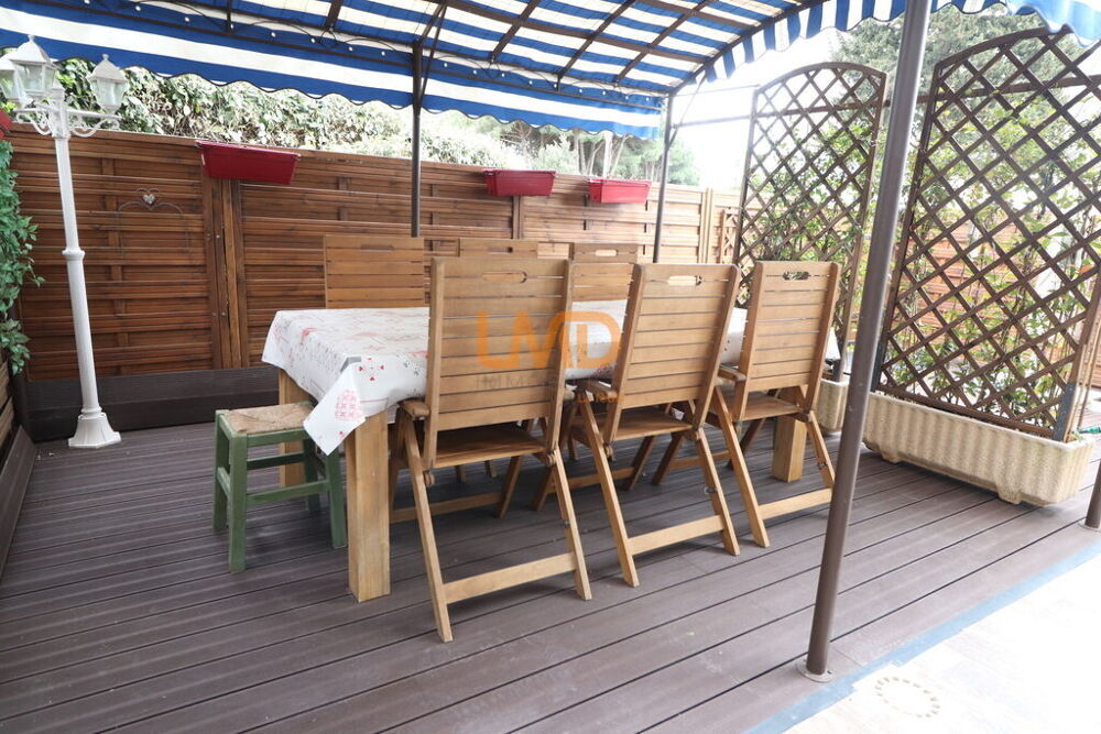 Joli pied à terre avec terrasse-Parking