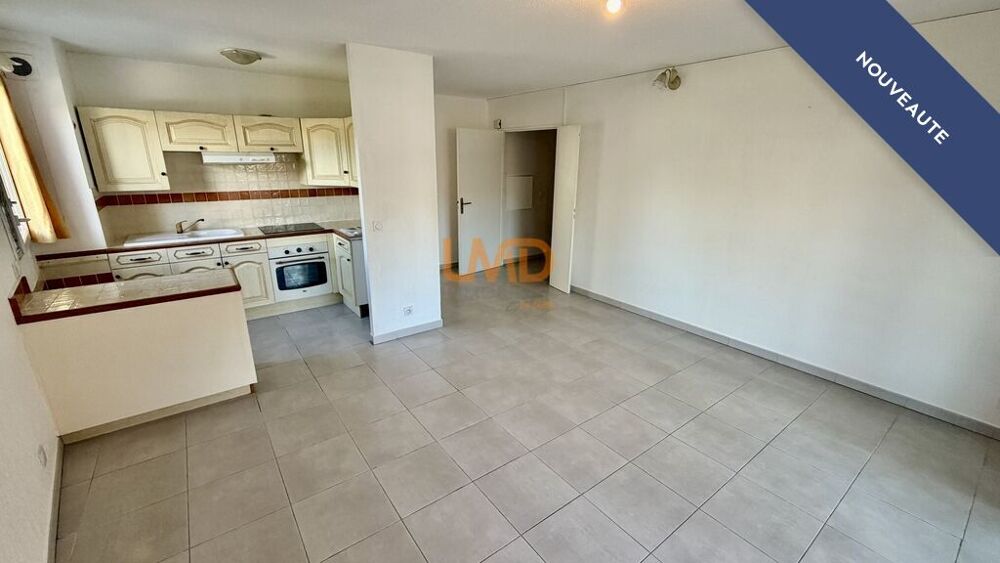 Roquebrune-sur-Argens village  T3  terrasse couverte  garage