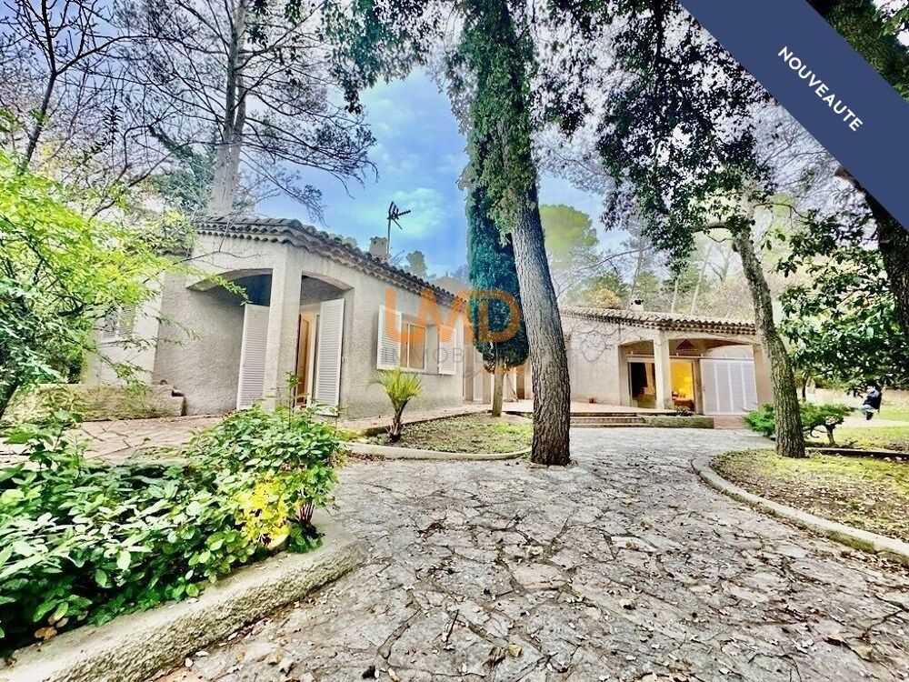 adresse d'exception-villa plain pied-parc arboré-beaux volumes