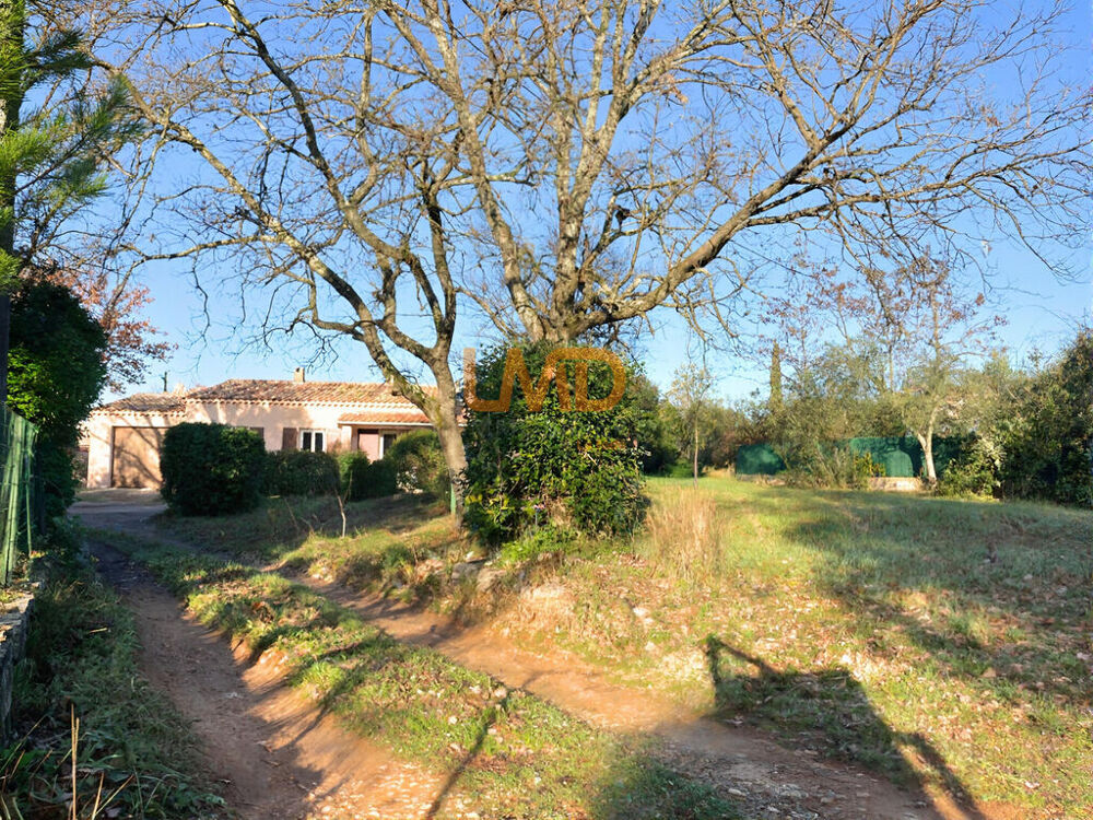Lorgues  Plain-pied, terrain plat 1 350 m², garage