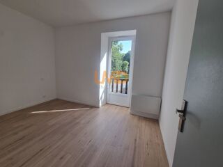  Appartement à louer 5 pièces 82 m²