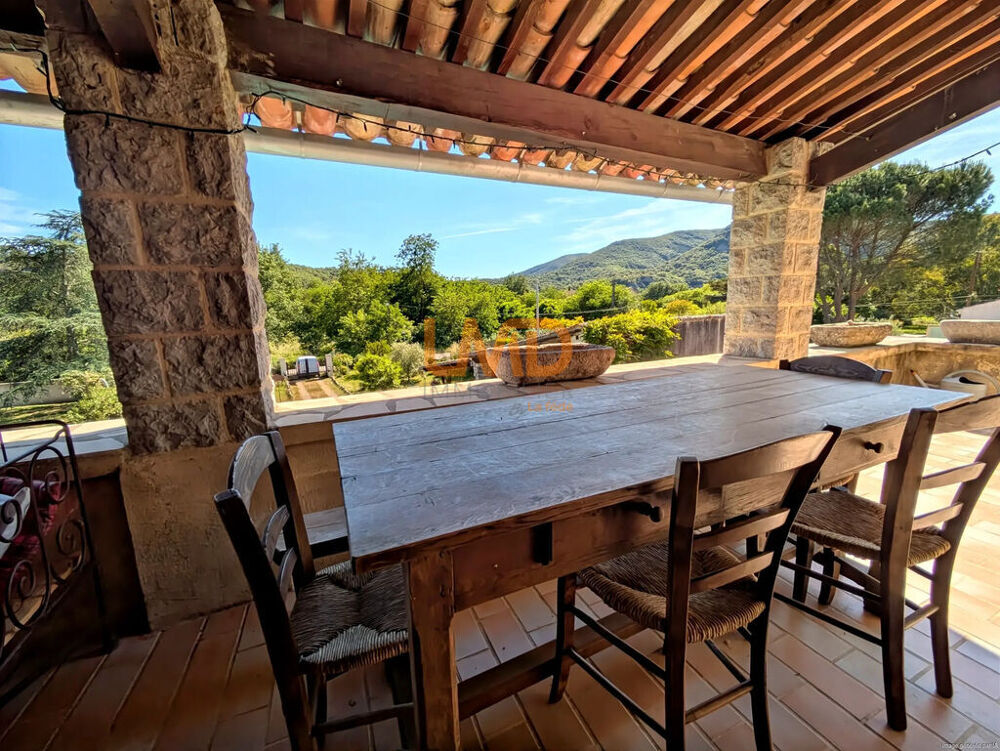Maison en pierre 7 pièces 150m2, piscine, jardin