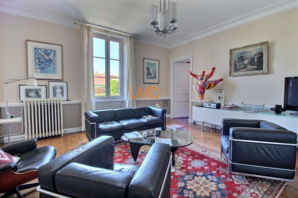 Maison 6 pièces 217 m² · à Saint-Jean-d'Angély · 217 m² · 540 000 €