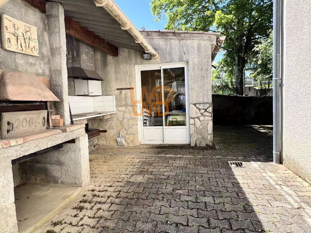 Vente Maison Spacieuse maison familiale de 6 pièces avec piscine et terrain a Ruoms