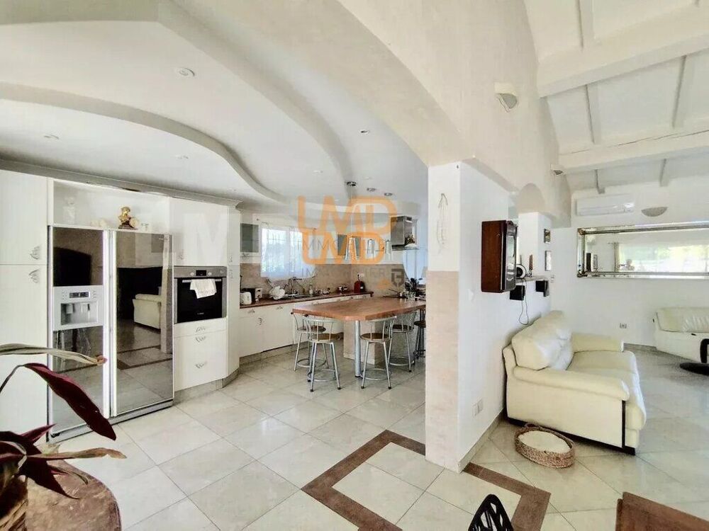 Vente Maison Propriété avec piscine, appartements indépendants et vue nature Nîmes