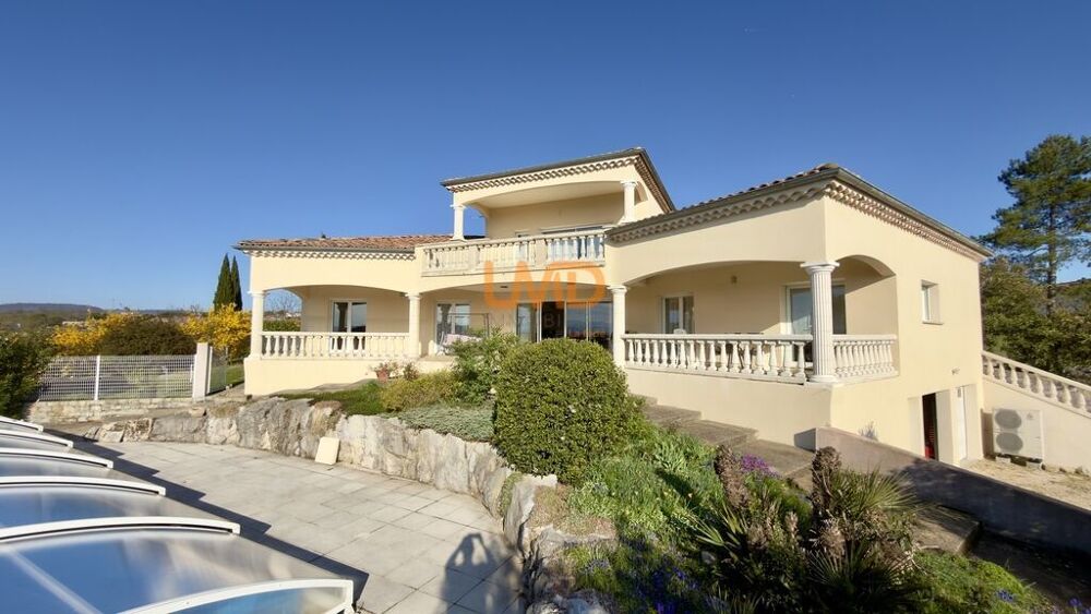 Villa d'exception de 210 M² + 7 000 M² de terrains constructible
