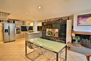  Maison à vendre 8 pièces 195 m²