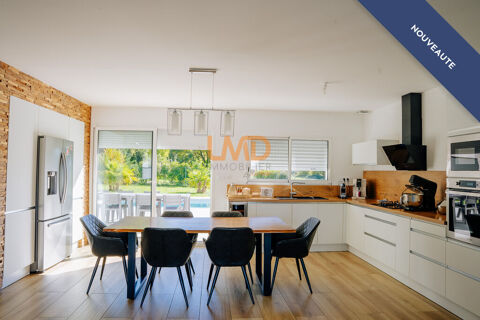   Maison de plain-pied de 2023, piscine chauffée et grand garage Maison - 4 pièce(s) - 121 m²