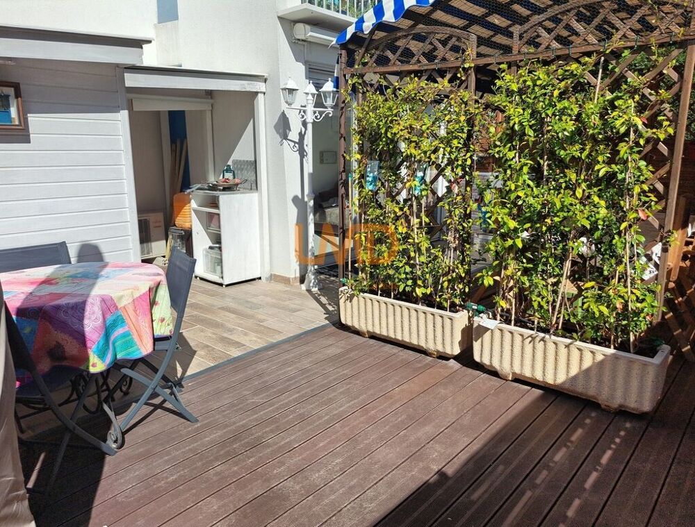 Joli pied à terre avec terrasse-Parking