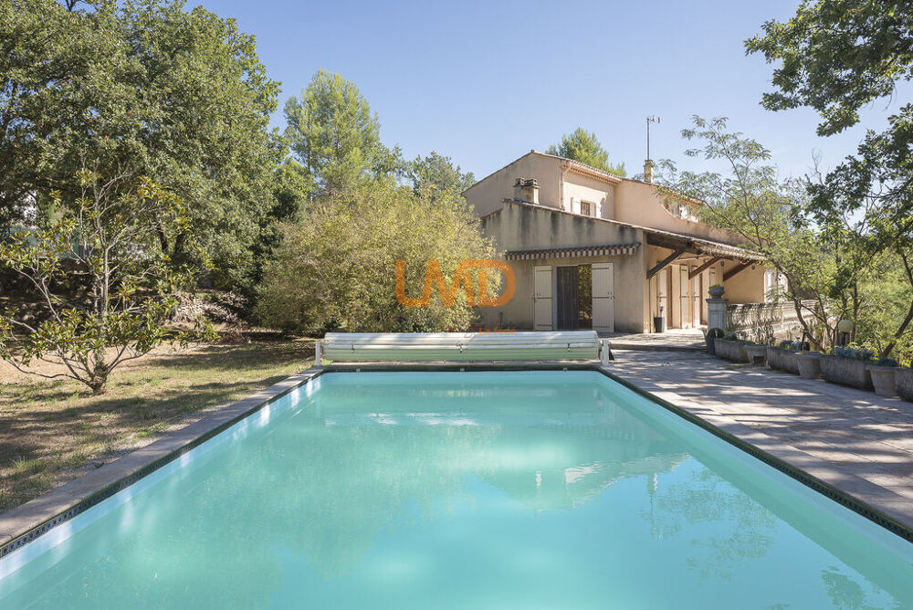 Vente Maison Maison familiale avec piscine sur 3900m2 arborés plein sud. Flassans sur issole