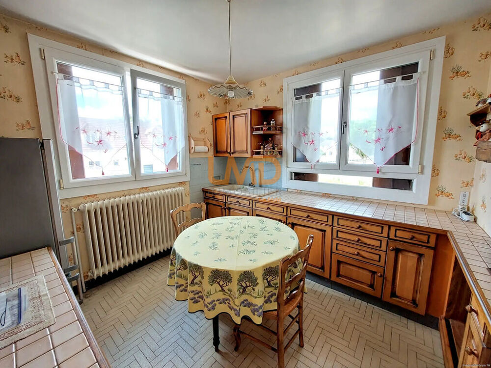 Longueville avec gare vers Paris, maison 3-4 chambres sur terrai
