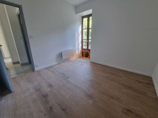  Appartement à louer 5 pièces 82 m²