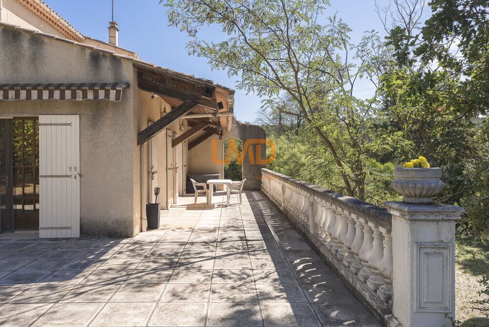 Vente Maison Maison familiale avec piscine sur 3900m2 arborés plein sud. Flassans sur issole