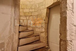  Immeuble � vendre 10 pi�ces 230 m�