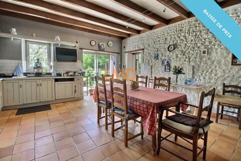   Maison charentaise de caract�re aux environs de Cognac Maison - 7 pi�ce(s) - 244 m�