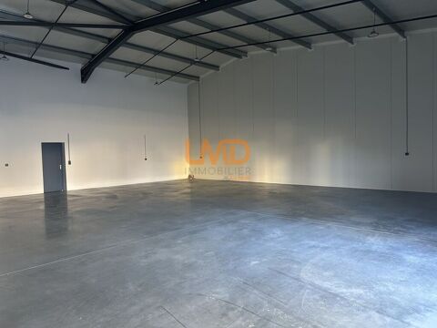 entrep&ocirc;t avec bureaux climatis&eacute; 240 m2 1812 32200 Gimont