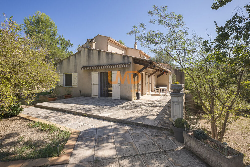 Maison familiale avec piscine sur 3900m2 arborés plein sud.